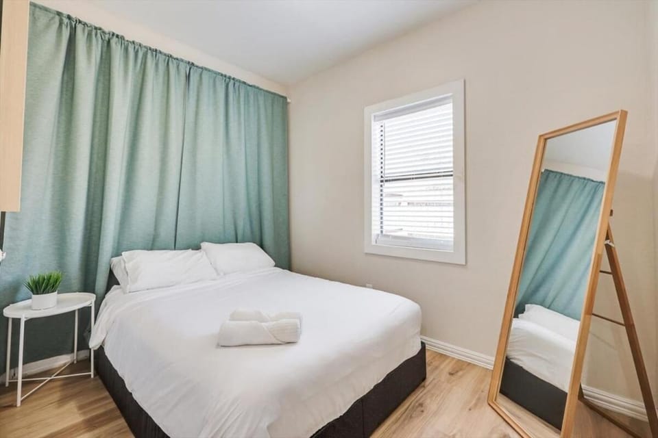 Front Lake Holiday 2BR 1BA Guest Home with Hot Tub House in Rowlett