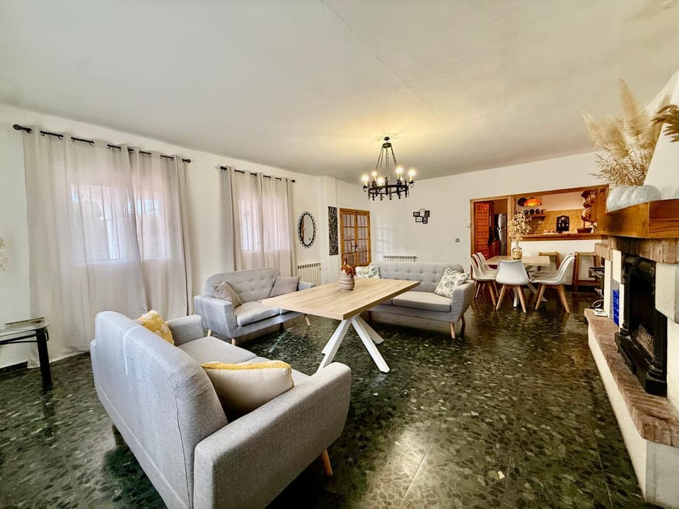 TV and multimedia, Living room, Dining area