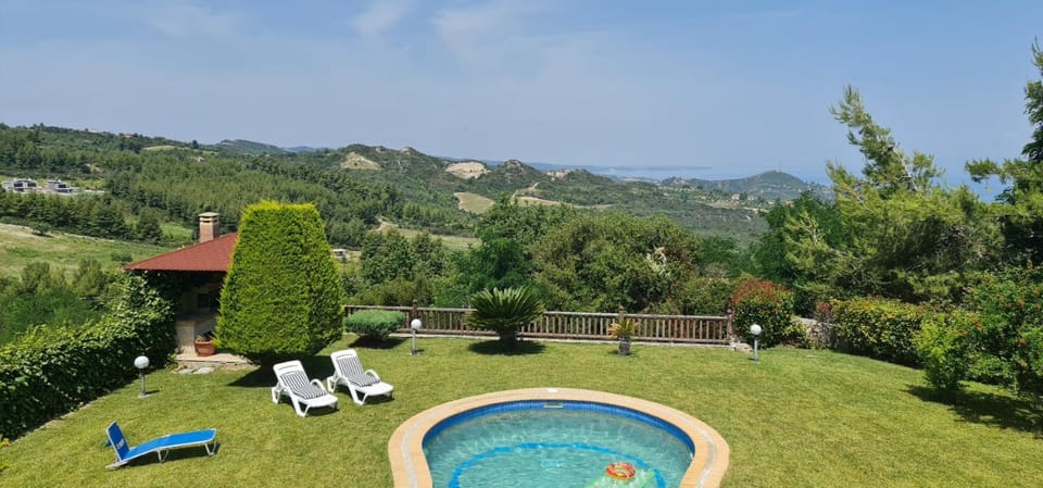 Day, Natural landscape, Garden, Garden view, Mountain view, Pool view, Swimming pool, sunbed