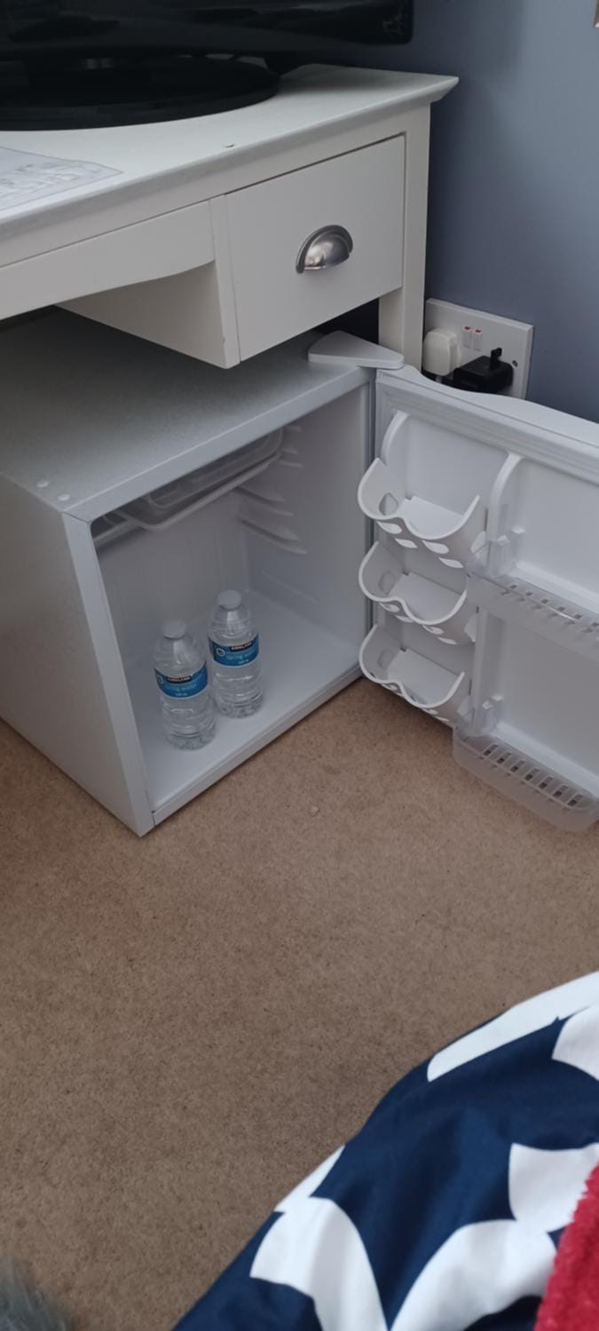 Aylesbury Lovely Double and Single Bedroom with Guest only Bathroom Vacation rental in Aylesbury