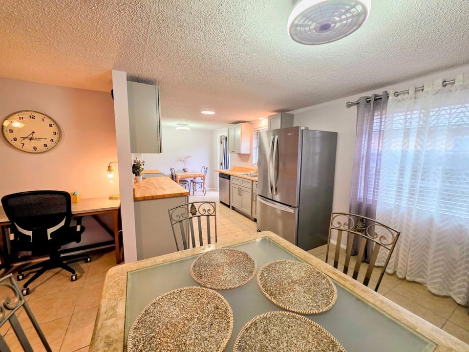 Apartment in Privet House Walk Distance To Beach Apartment in Venice