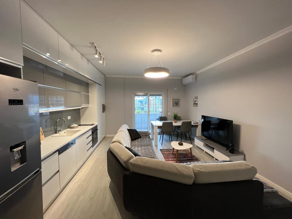 Kitchen or kitchenette, Living room, Seating area, Dining area, oven, pet friendly, stove