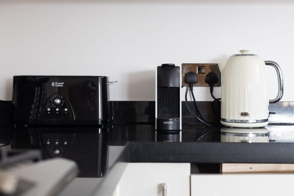Coffee/tea facilities, minibar, toaster