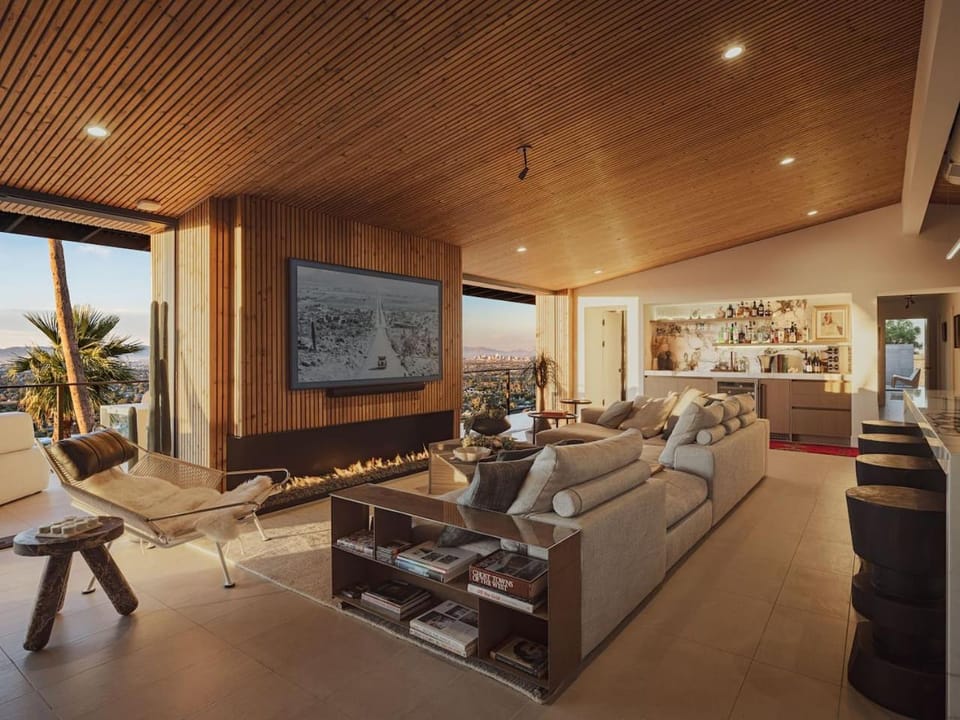 Skyeview - Award-Winning Mountaintop Oasis Villa in Paradise Valley