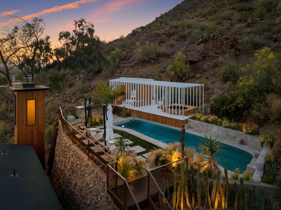 Skyeview - Award-Winning Mountaintop Oasis Villa in Paradise Valley