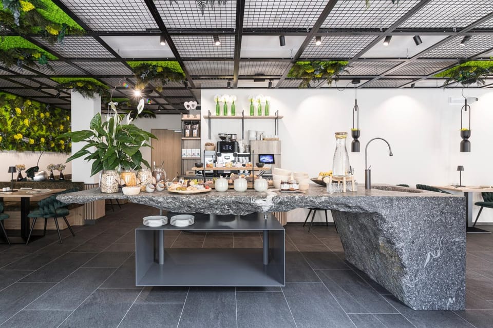 Restaurant/places to eat, Food and drinks, Banquet/Function facilities, Food, Breakfast, Buffet breakfast