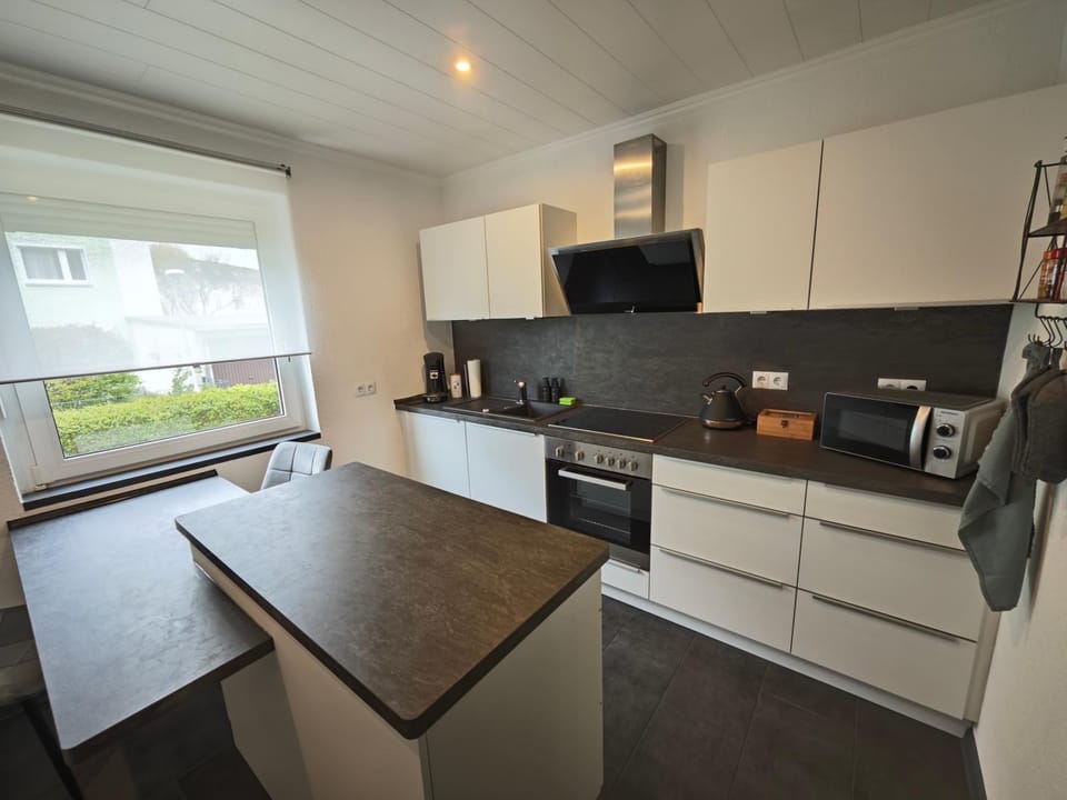 FH-Nähe: Modernes Apt mit Balkon Apartment in Thuringia, Germany