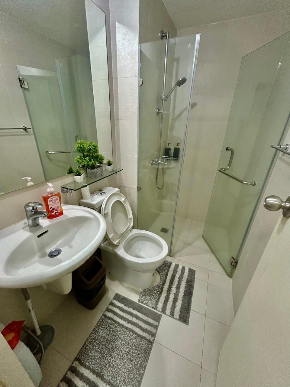 Azure Condo 1BR Next to Mall, Near City & Airport Apartment in Pasay