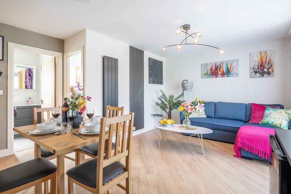 Trinity- New Modern Apartment with FREE on road parking Apartment in Cambridge