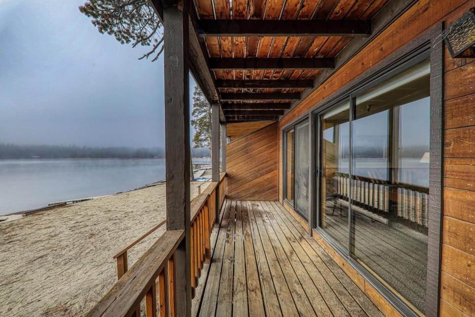 Balcony/Terrace, Lake view