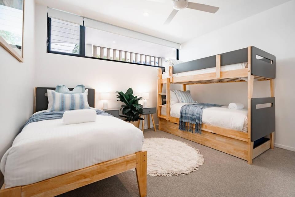 Bed, Photo of the whole room, Bedroom, bunk bed