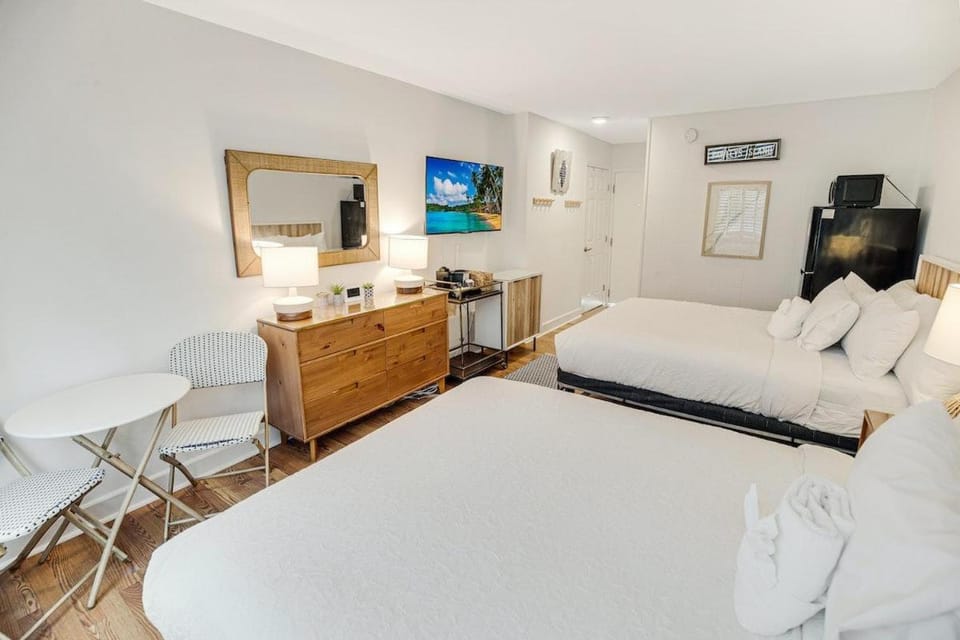 Welcoming Adventure Resort View Lodge Room 3rd Flr Apartment in South Carolina