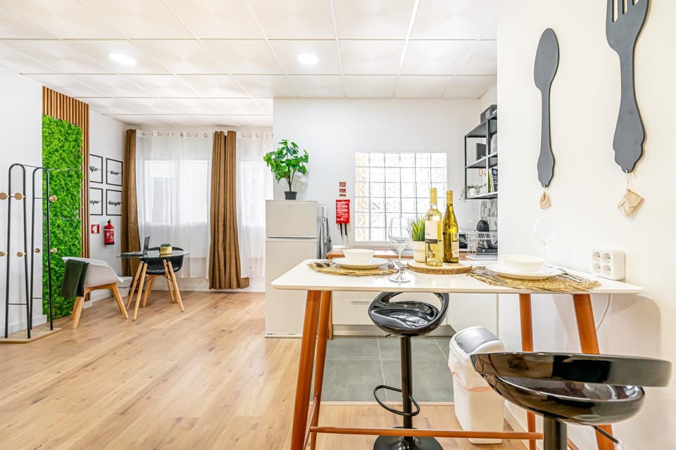 Dining area, Bedroom