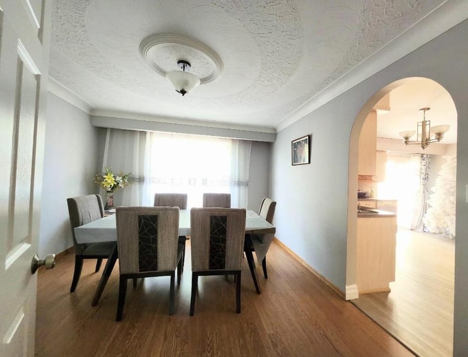 Cozy Home Close to Attractions in Niagara Falls House in Saint Catharines