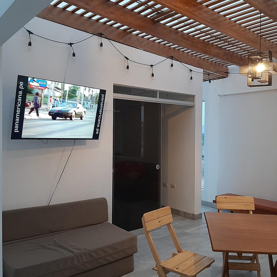 Communal lounge/ TV room, TV and multimedia