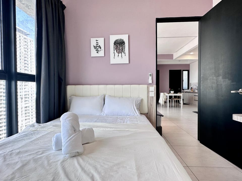 Bed, Bedroom, towels