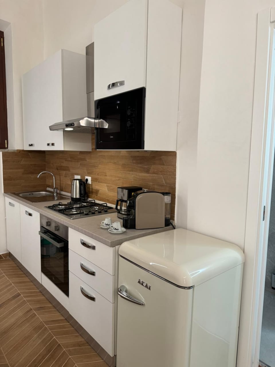 Coffee/tea facilities, Kitchen or kitchenette, minibar, pet friendly, stove