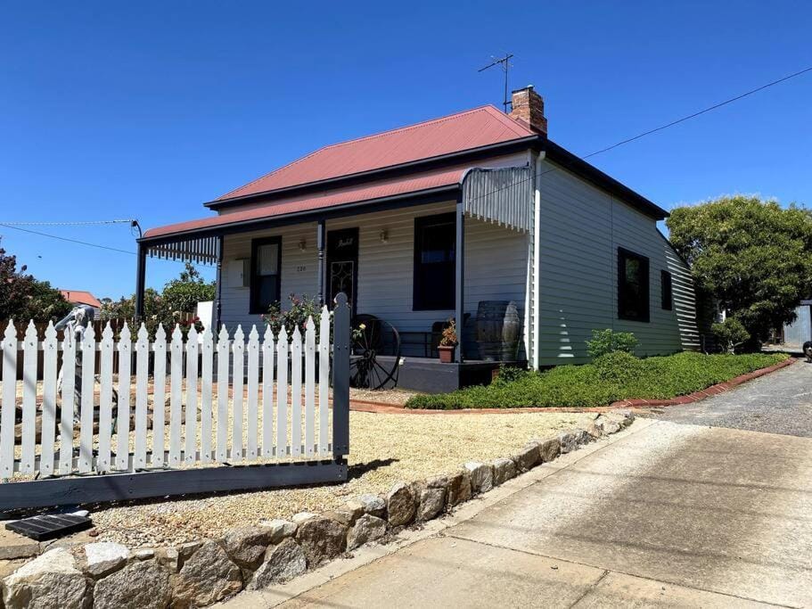 Property building, Garden, Garden view