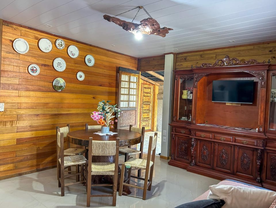 TV and multimedia, Living room, Dining area