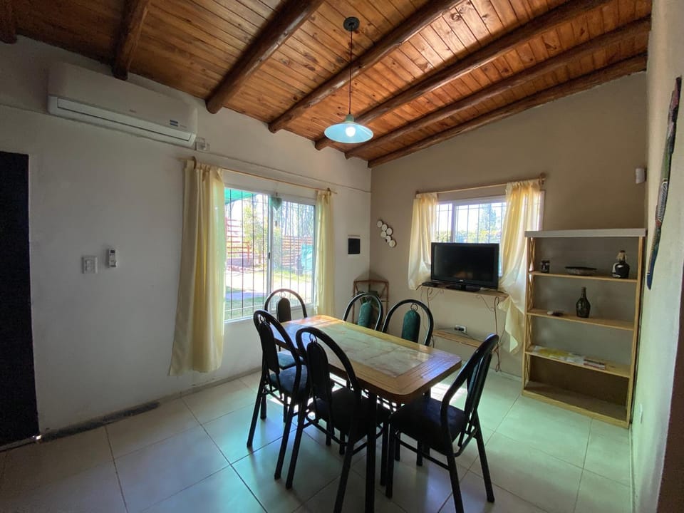 Communal lounge/ TV room, Living room, Dining area, air conditioner