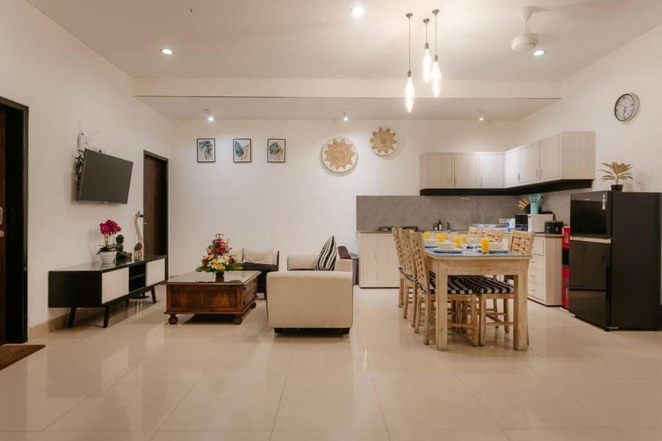 Communal lounge/ TV room, TV and multimedia, Kitchen or kitchenette, Living room, Seating area, Evening entertainment