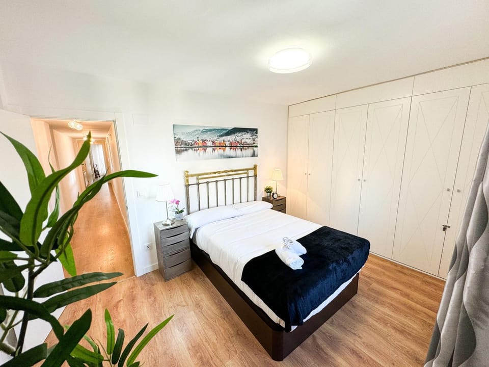 El Puente del Pilar - Turistea Suites Apartment in Zaragoza
