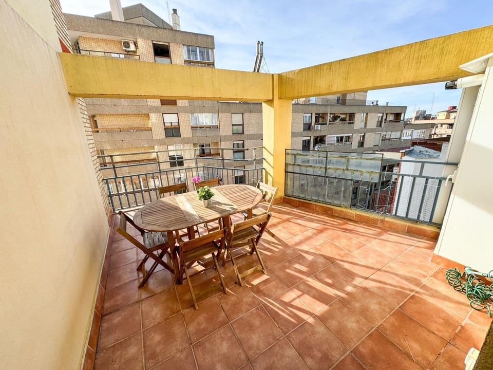 El Puente del Pilar - Turistea Suites Apartment in Zaragoza
