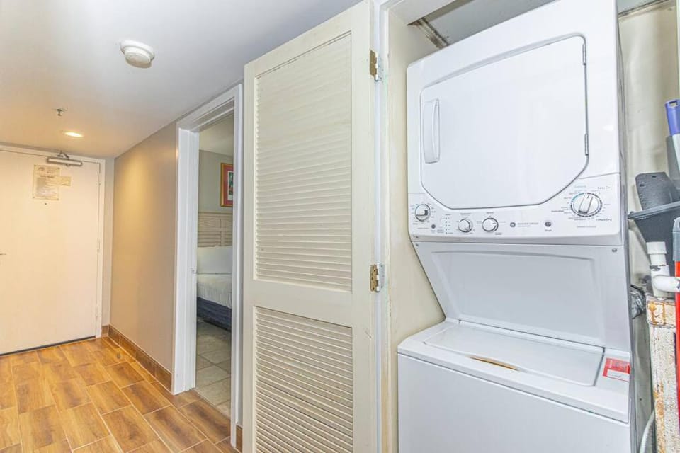 Atlantica 2/2 OF w/wifi, Parking Apartment in Myrtle Beach