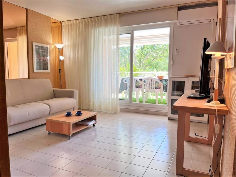 Appartement cosy à Cavalière avec terrasse, proche plage et commerces, 6 couchages - FR-1-251-546 Apartment in Le Lavandou