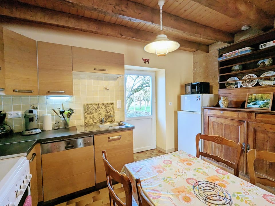 Gîte paisible avec cour privée, proche Parc Naturel de la Brenne, idéal pour séjour déconnecté - FR-1-591-575 House in Centre-Val de Loire
