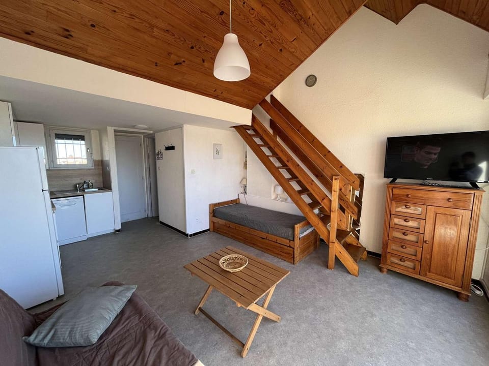 Duplex central avec terrasse, parking et équipements modernes pour 6 personnes à Marseillan - FR-1-387-201 Apartment in Marseillan