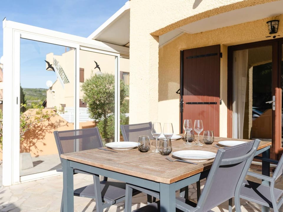 Pavillon T3 avec piscine, climatisation et parking à Narbonne-Plage - FR-1-409-248 Villa in Narbonne