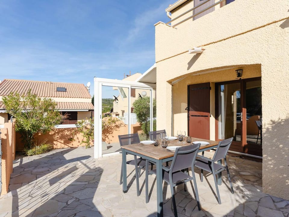 Pavillon T3 avec piscine, climatisation et parking à Narbonne-Plage - FR-1-409-248 Villa in Narbonne