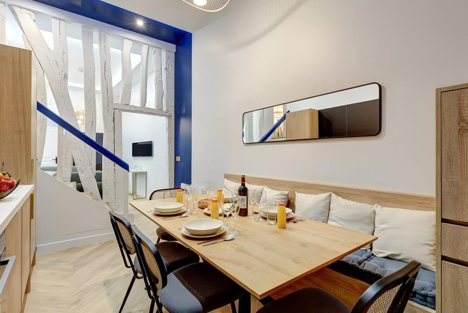 TV and multimedia, Kitchen or kitchenette, Living room, Dining area