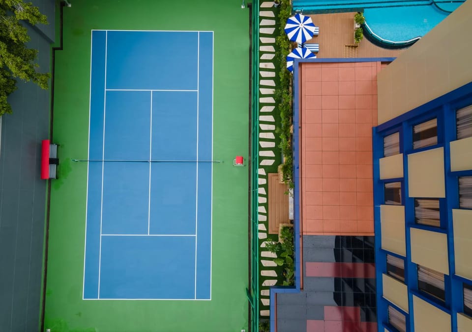 Tennis court