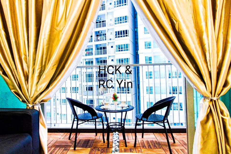 Day, View (from property/room), Balcony/Terrace, Living room, Seating area