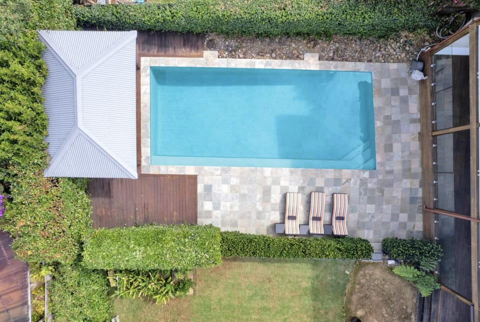 Garden view, Pool view, Swimming pool, sunbed