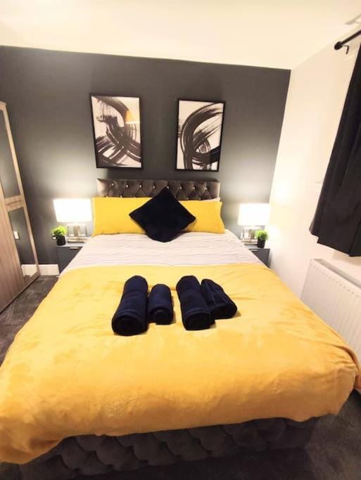 Sigma Lux Home Apartment in England