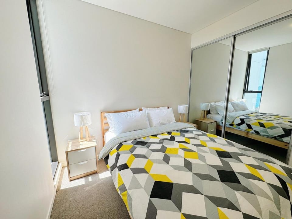 Modern 2Brs@ close2 Olympic park Apartment in Sydney