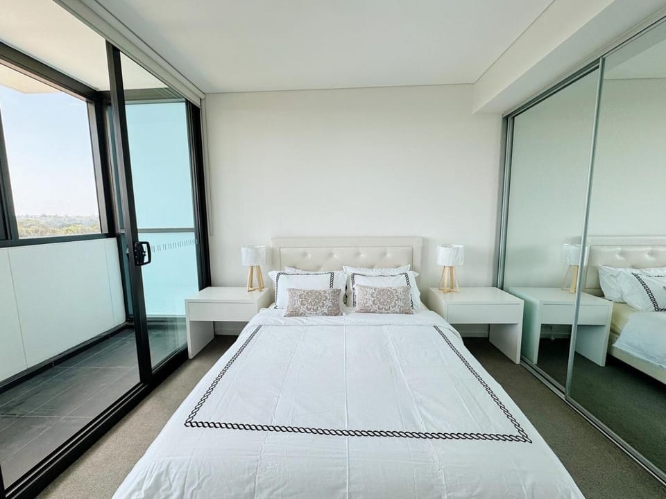 Modern 2Brs@ close2 Olympic park Apartment in Sydney
