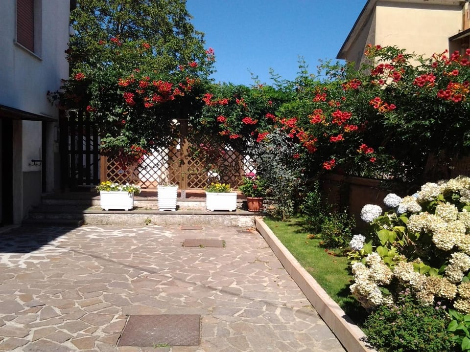 Facade/entrance, Garden