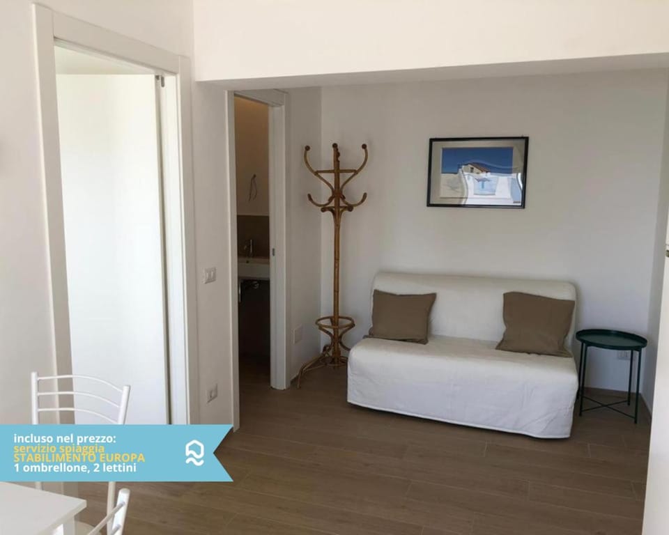 RS304 - Marcelli, nuovo bilo fronte mare con spiaggia inclusa Apartment in Marcelli