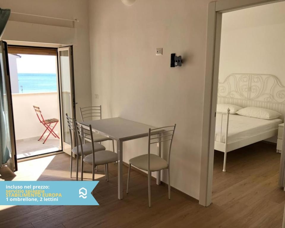 RS304 - Marcelli, nuovo bilo fronte mare con spiaggia inclusa Apartment in Marcelli