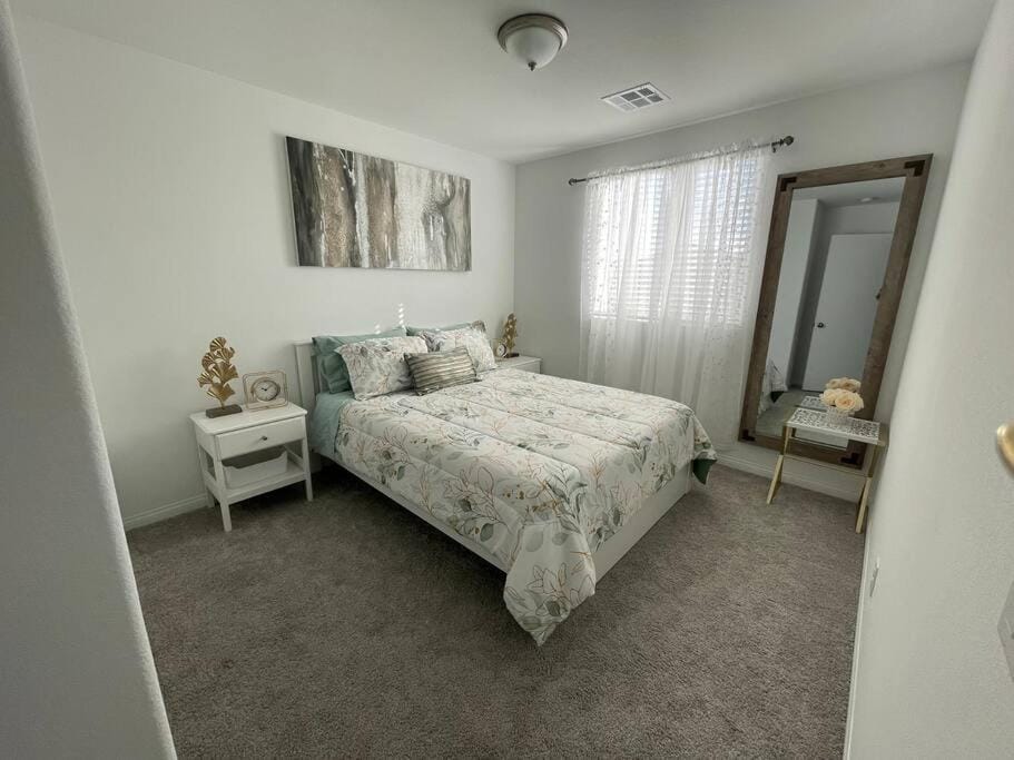 New,and Modern Home close to the strip House in North Las Vegas