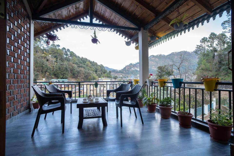 Natural landscape, View (from property/room), Balcony/Terrace, Seating area, Mountain view