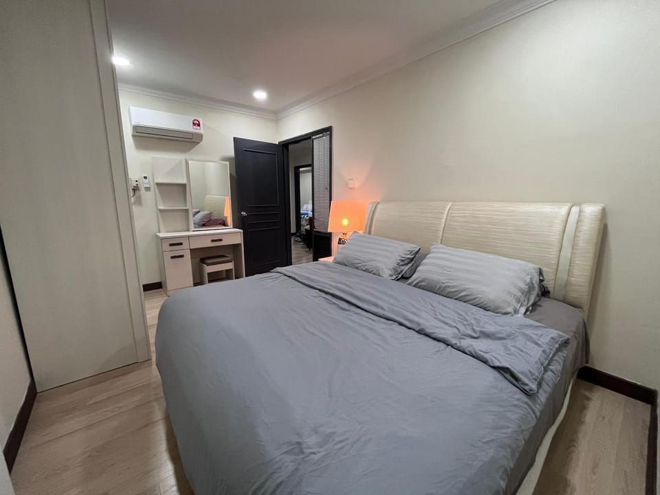 Riverbank Suite @ Waterfront KCH Apartment in Kuching