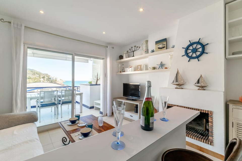 TV and multimedia, Balcony/Terrace, Dining area, Sea view
