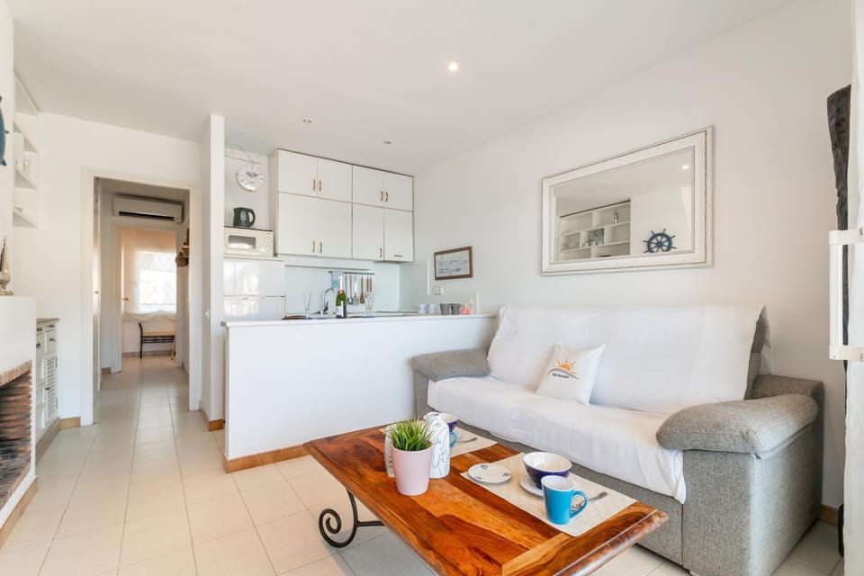 Dining area, kitchen
