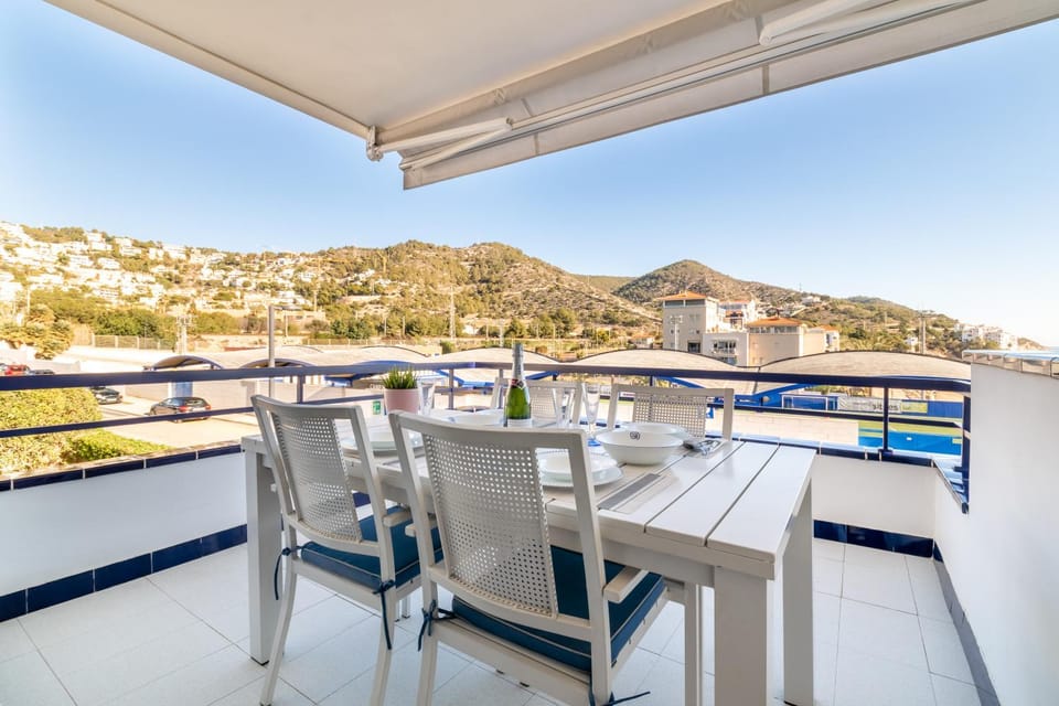 Balcony/Terrace, Mountain view, Sea view