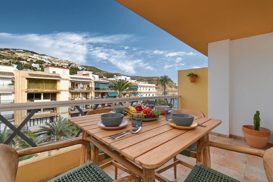 Balcony/Terrace, Dining area, Mountain view, Sea view